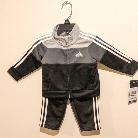 Adidas Baby 2 piece track suit - Picture 2 of 2